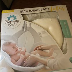 Blooming Bath Lotus