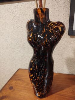TORTOISE SHELL/LEOPARD GLASS FEMALE FIGURE/STATUE VASE