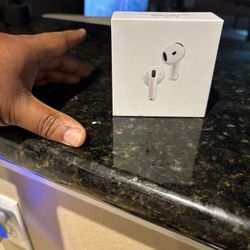 Air Pods 4s