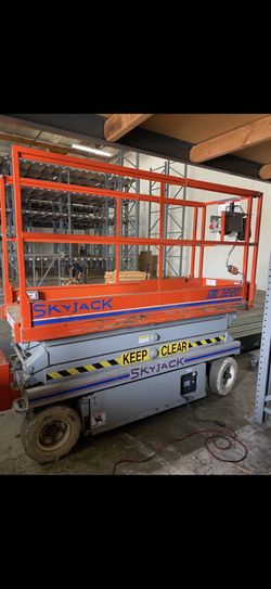 Skyjack SJlll3220 20’ Electric Scissor Lift
