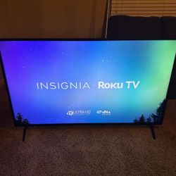 Insigna ROKU TV