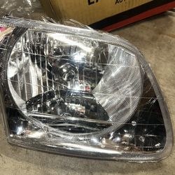 Eagle Eyes GM229-B001R Headlight 
