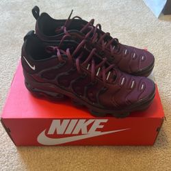 Nike Vapor Max Plus ( Size 11) 
