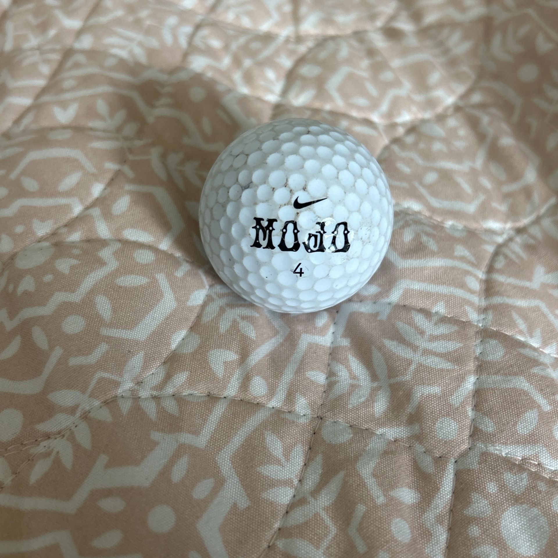 Nike Mojo Golf Ball