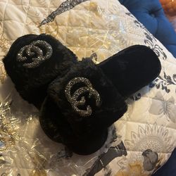 Pantuflas Oscuras De Peluche Size 8