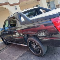 2005 Chevy Avalanche 