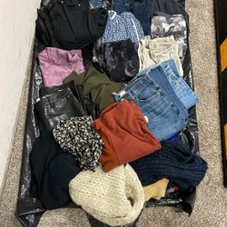Pending Pickup: Free Bag Of Women’s Clothing Size XS-M