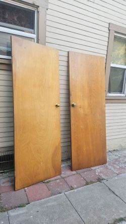 Wood door size 30x80  / 2x$25