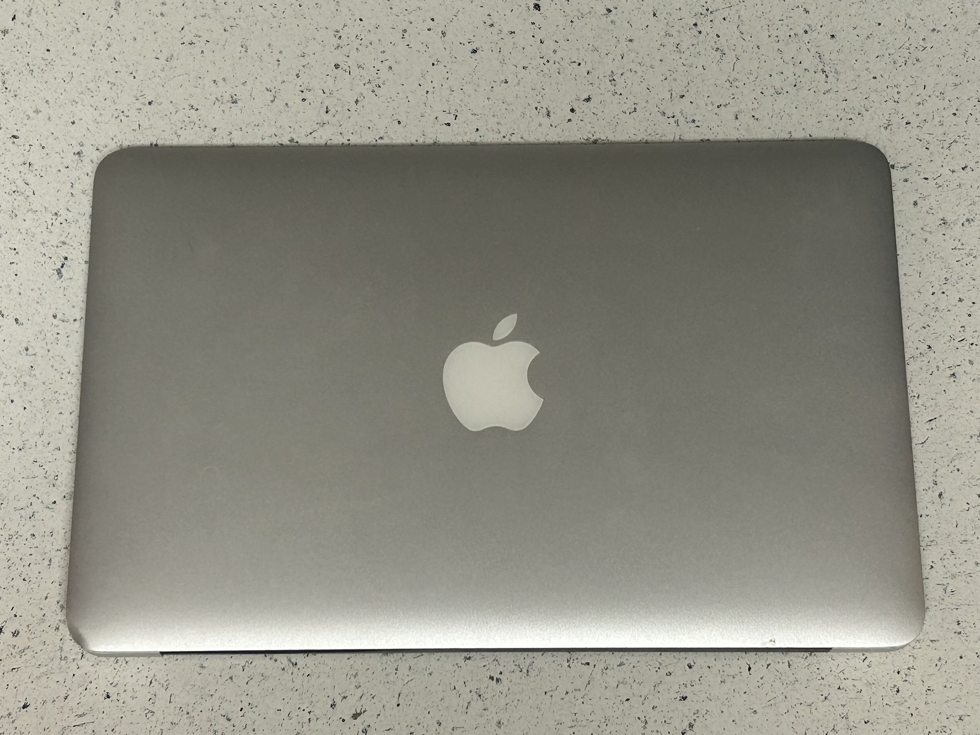MacBook Air 11”