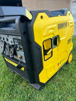 CHAMPION GAS 6500-WATT INVERTER SUPER QUIET GENERATOR LIKE NEW
