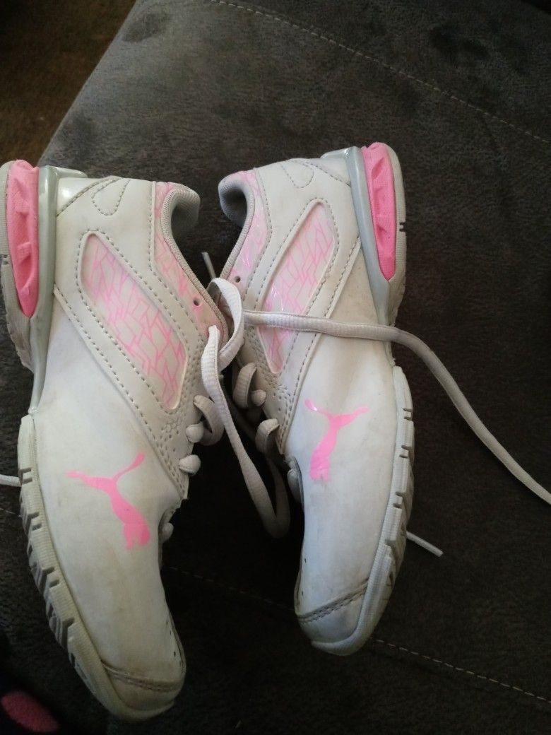 Pumas Size 13c 