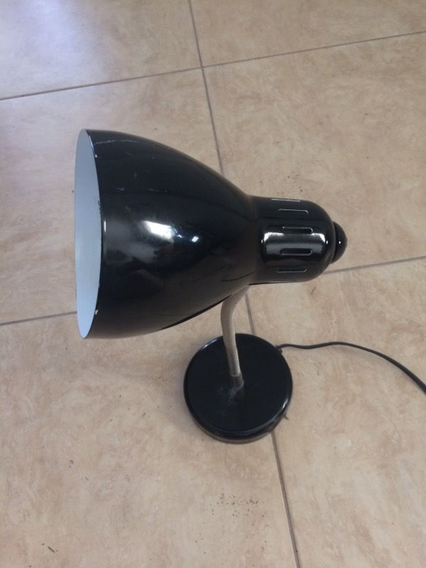 Desk lamp