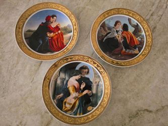 Vintage Limoges "Romantic Love-Story" Collector Plates, 24K Gold Trim, Made in Italy - Set of 3