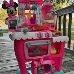 Disney’s: Minnie Mouse Happy Helpers Cafe, Minnie’s Microwave & Picnic Playsets