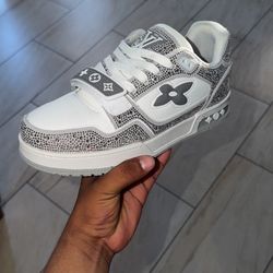 Louis Vuitton size 10