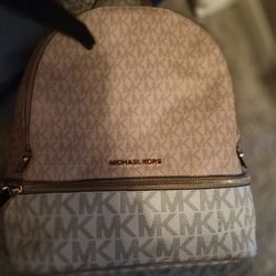 MICHAEL KORS BACKPACK 