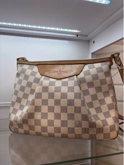 LV purse