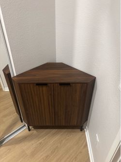 Fluted Corner Cabinet - New