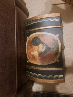 Rooster small chest