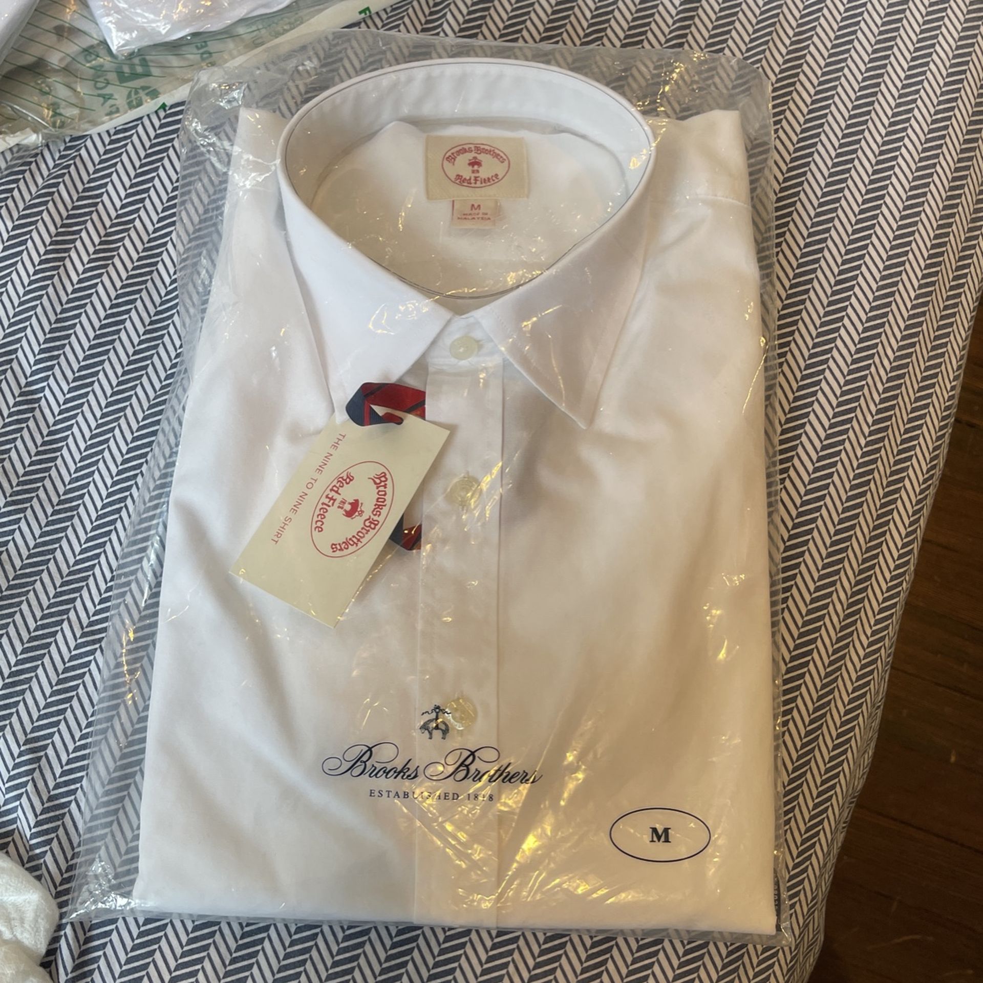Brooks Brothers Red Fleece White Dress Shirt - Size M