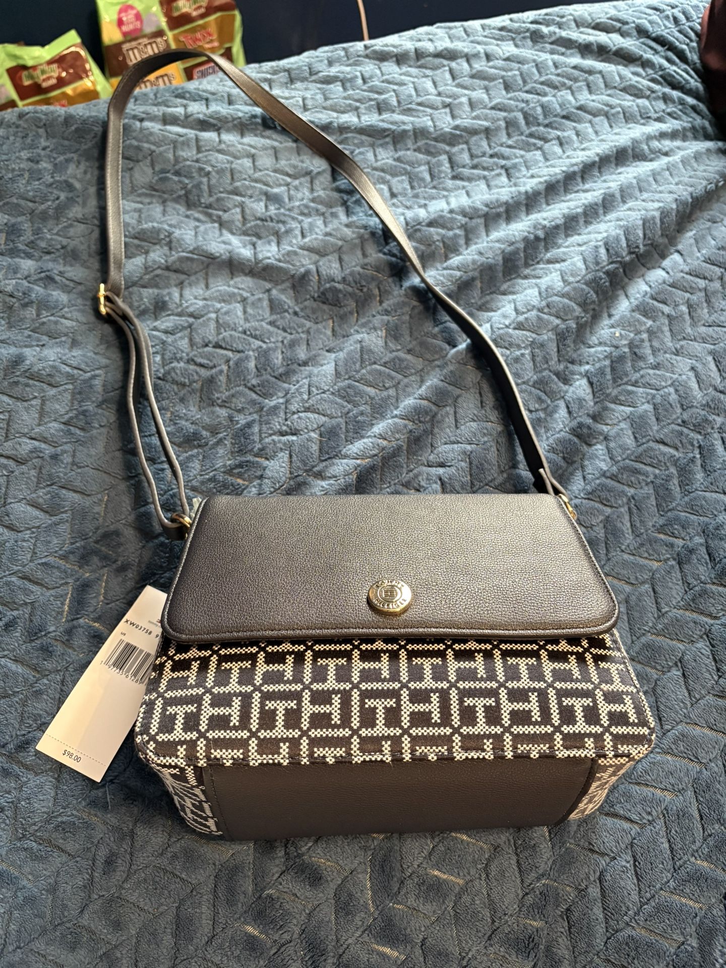 Tommy hilfiger slingbag/Crossbody Bag New With Tag