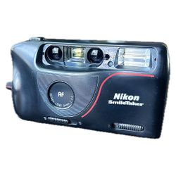 Nikon SmileTaker 35mm Film Point & Shoot Flash Camera - Tested/Working 