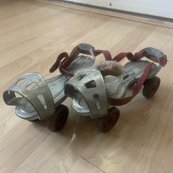 Vintage Globe skate corp. Metal Skates Model No. 30