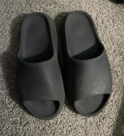 Adidas Yeezy Slide Dark Onyx