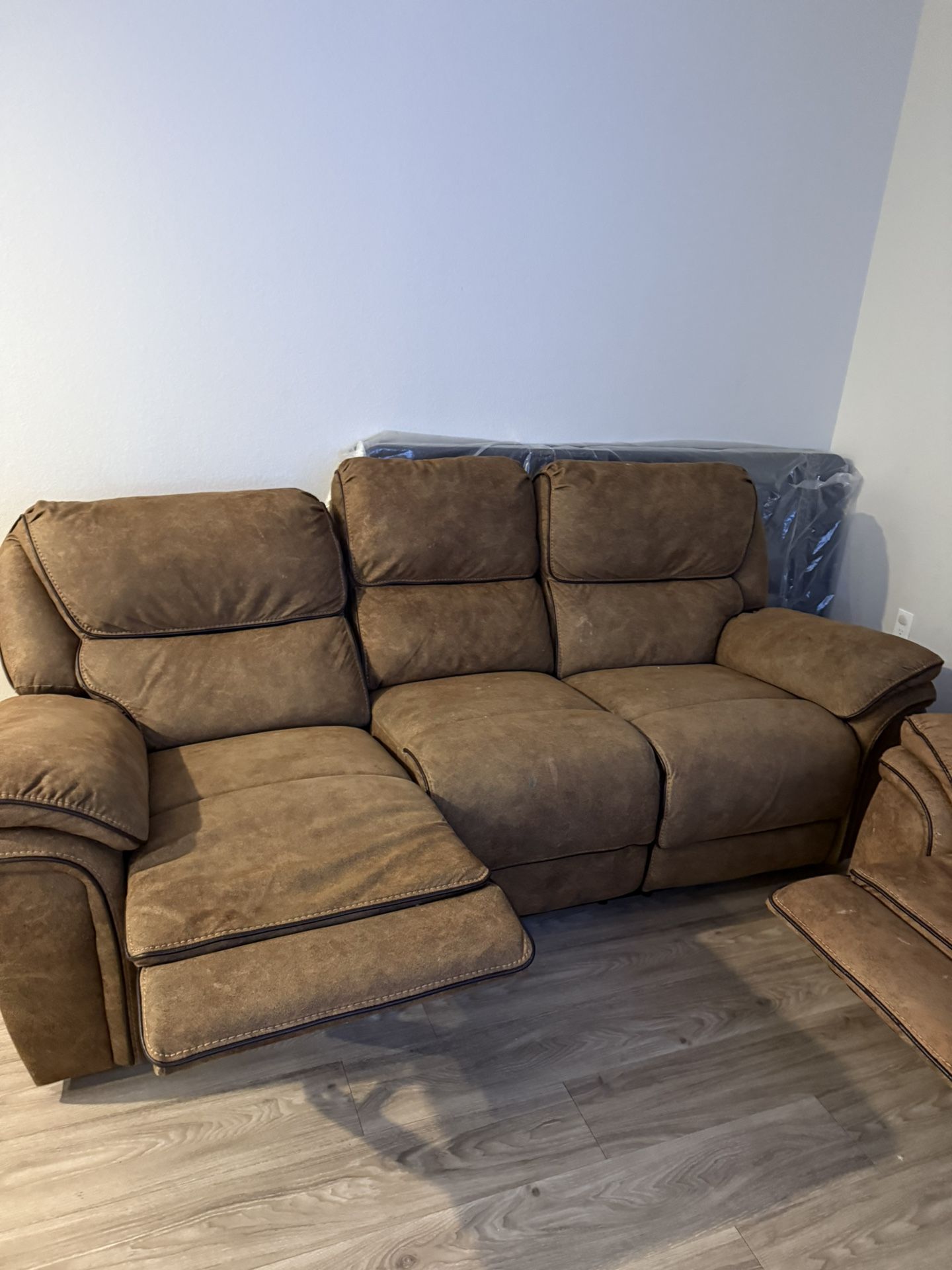 Set de Sala Reclinable – Sofá y Sillón