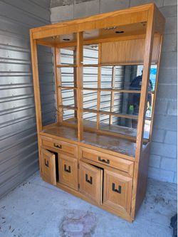 Free items at gator storage has to be picked up today
