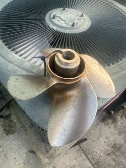 Yamaha 25 horse four propeller prop stainless steel