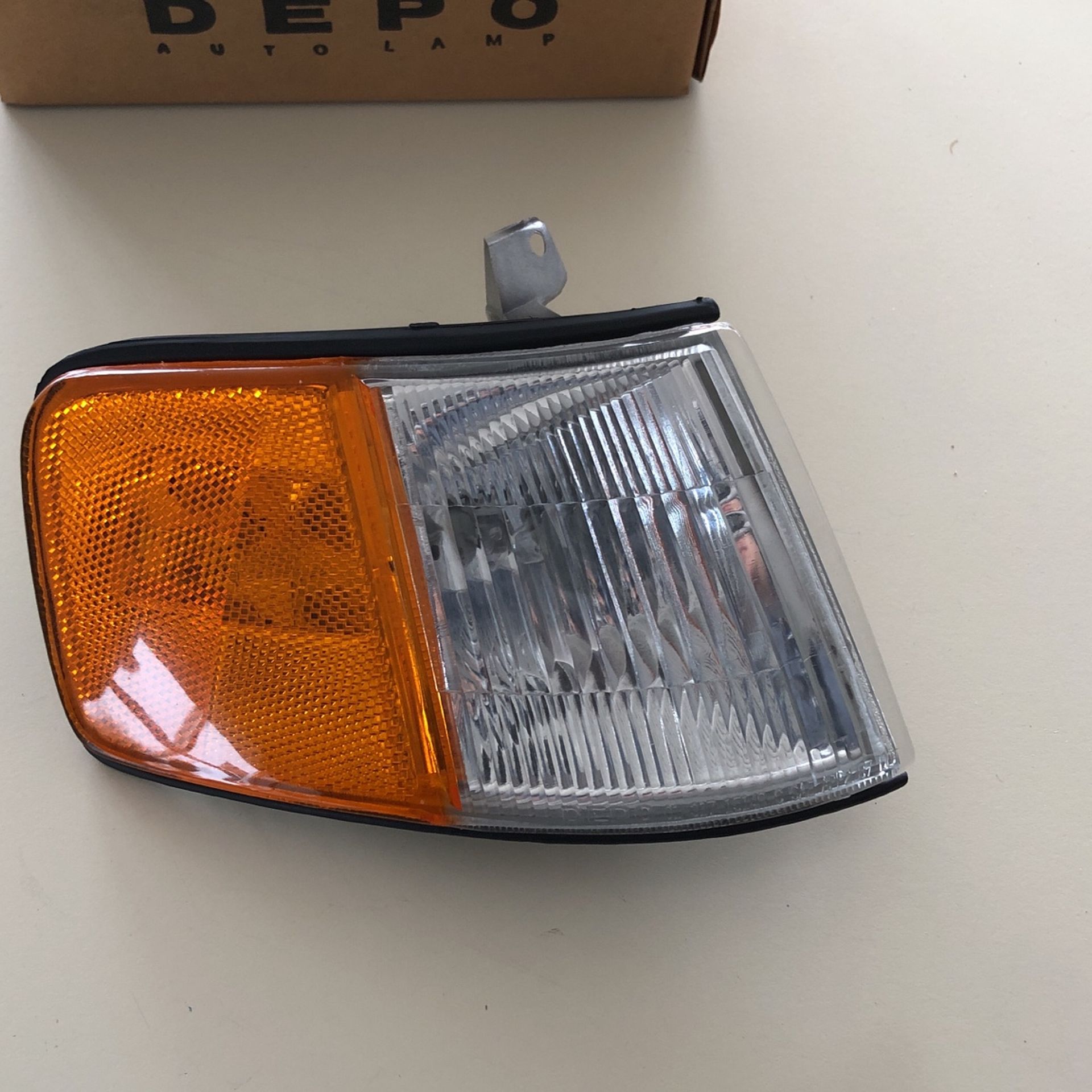 Honda Civic CRX 1984 To 1991 Side Marker Lamp Passenger Side Assembly #5