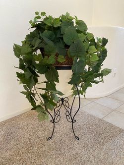 Artificial Ivy Plant with Wicker Basket and Stand