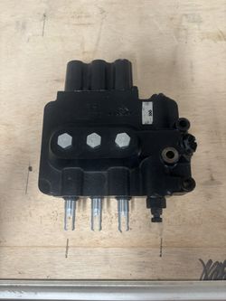 John Deere 4320 Hydrolic Spool Valve