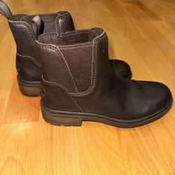 Ugg Leather Espresso Color Boots - Size 5 Woman’s 