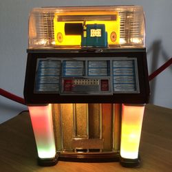 Vintage table top jukebox AM/FM cassette excellent condition🎶👍🏻