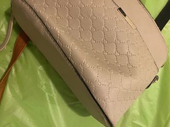 WOMANS PURSE  LEATHER