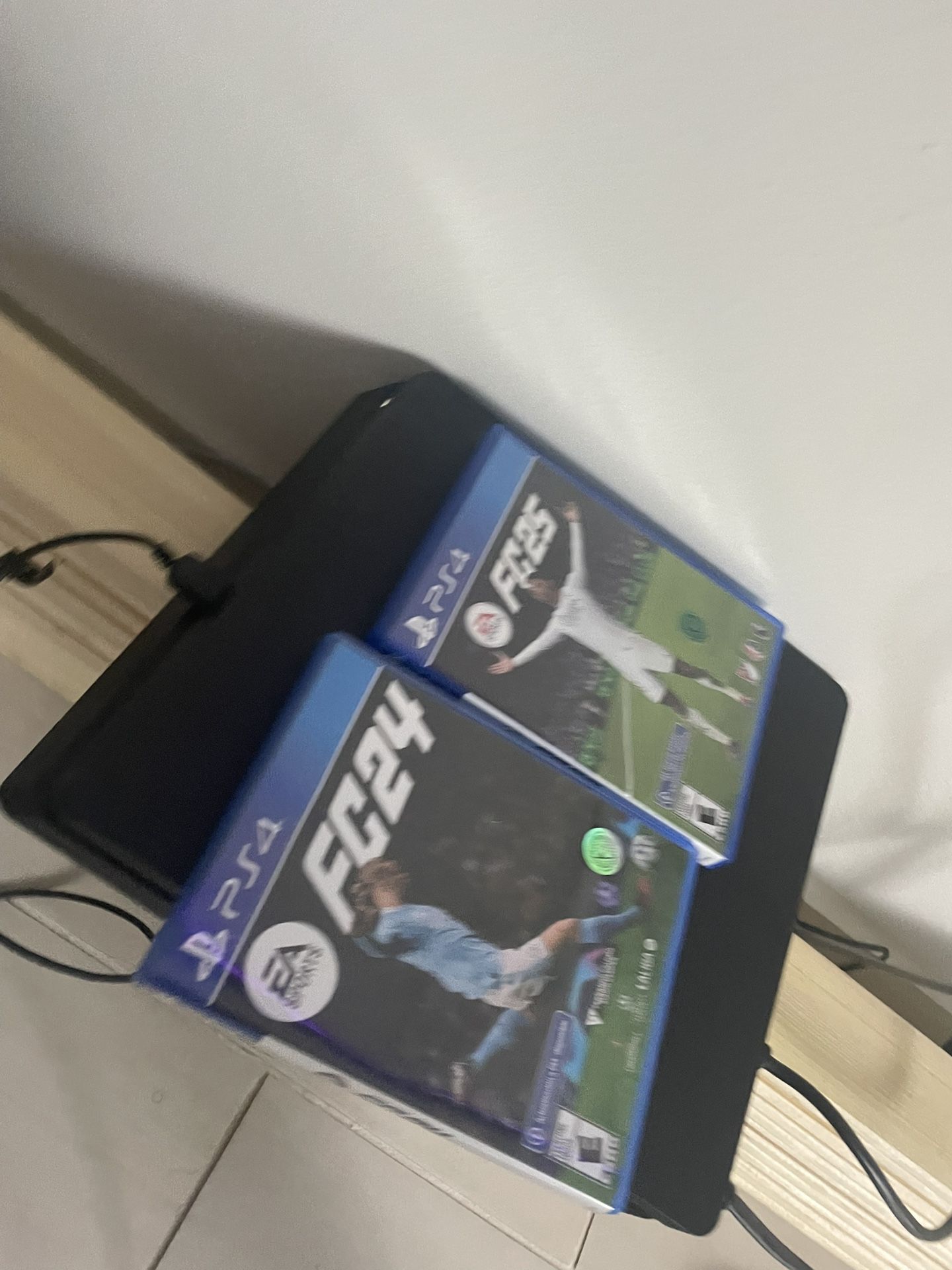 PS4 Come With Controller And Two Fc’s