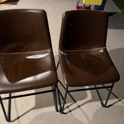 Two Chairs 🪑 Free