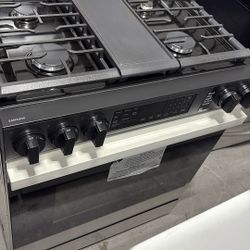 Samsung  30”Bespoke Gas Stove