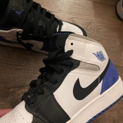 Nikes Size 7Y 