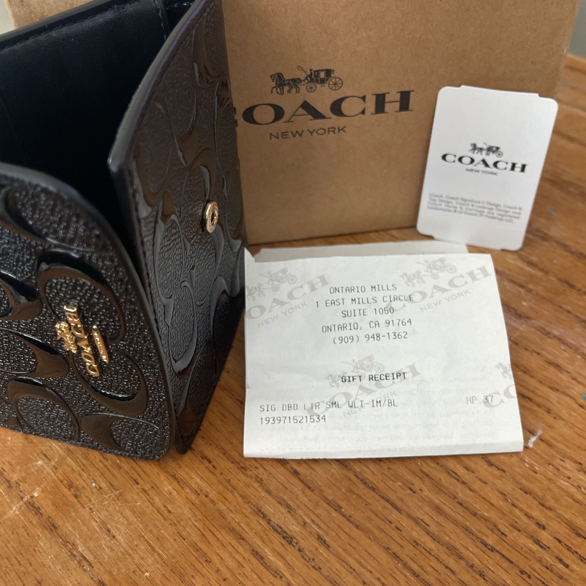 Brand New Coach Women Little Wallet