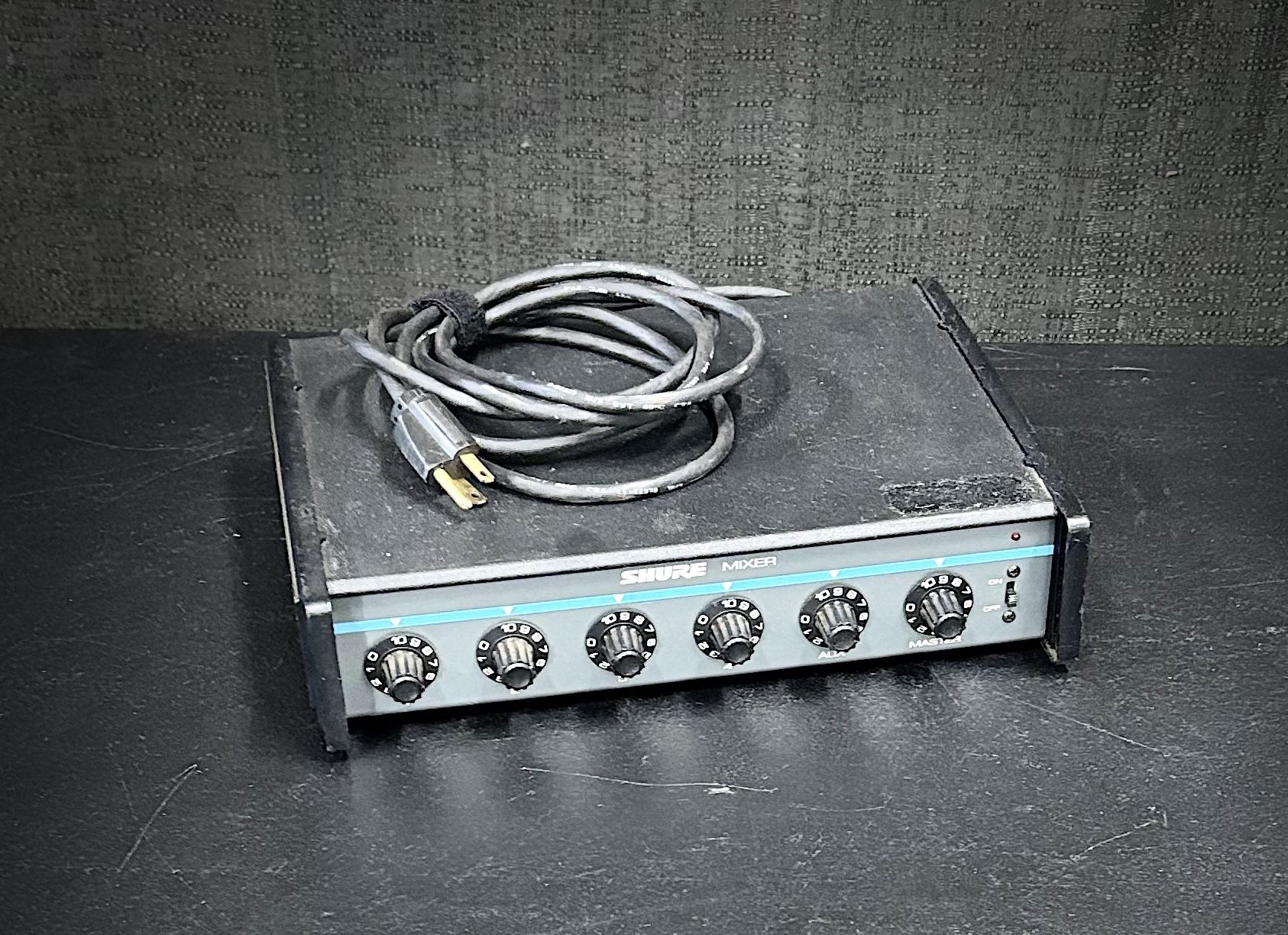 Shure M268 4-Channel Microphone Mixer