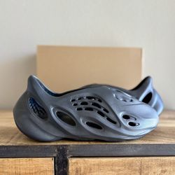 Yeezy Foam RNR Onyx|Size 13