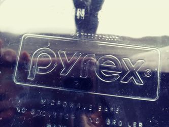 Pyrex glass pie baking/serving plates