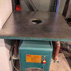 Oscillating spindle sander