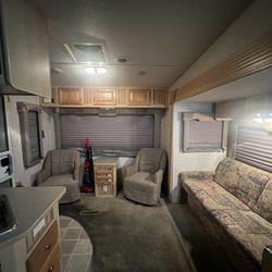 Camper Trailer 