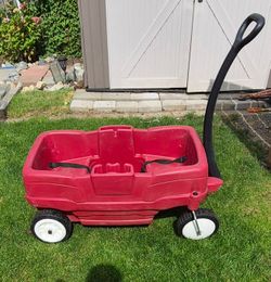 Fisher Price Step 2 Wagon with seat belts and cup holders