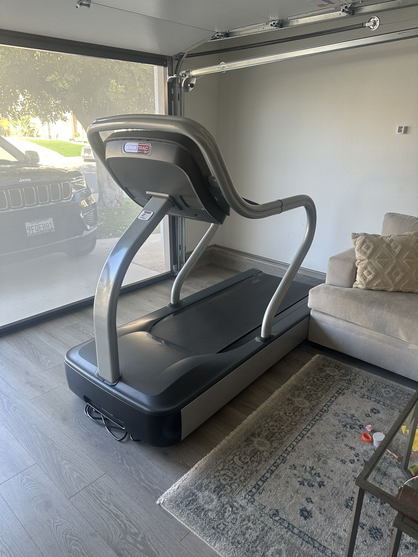TREADMILL - STAR TRAC E- TRX