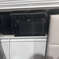 Window AC Unit